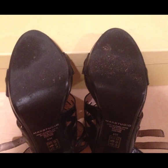 Sandals - Picture 2 of 2